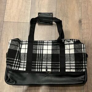 New Stylish Black and White Plaid Duffle Bag